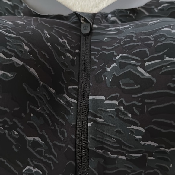 Lululemon Enlite Front-Zip Bra High Support A-DDD Cups Size 38C - Picture 4 of 7